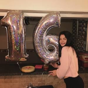 Meet your Posher, Mackenzie